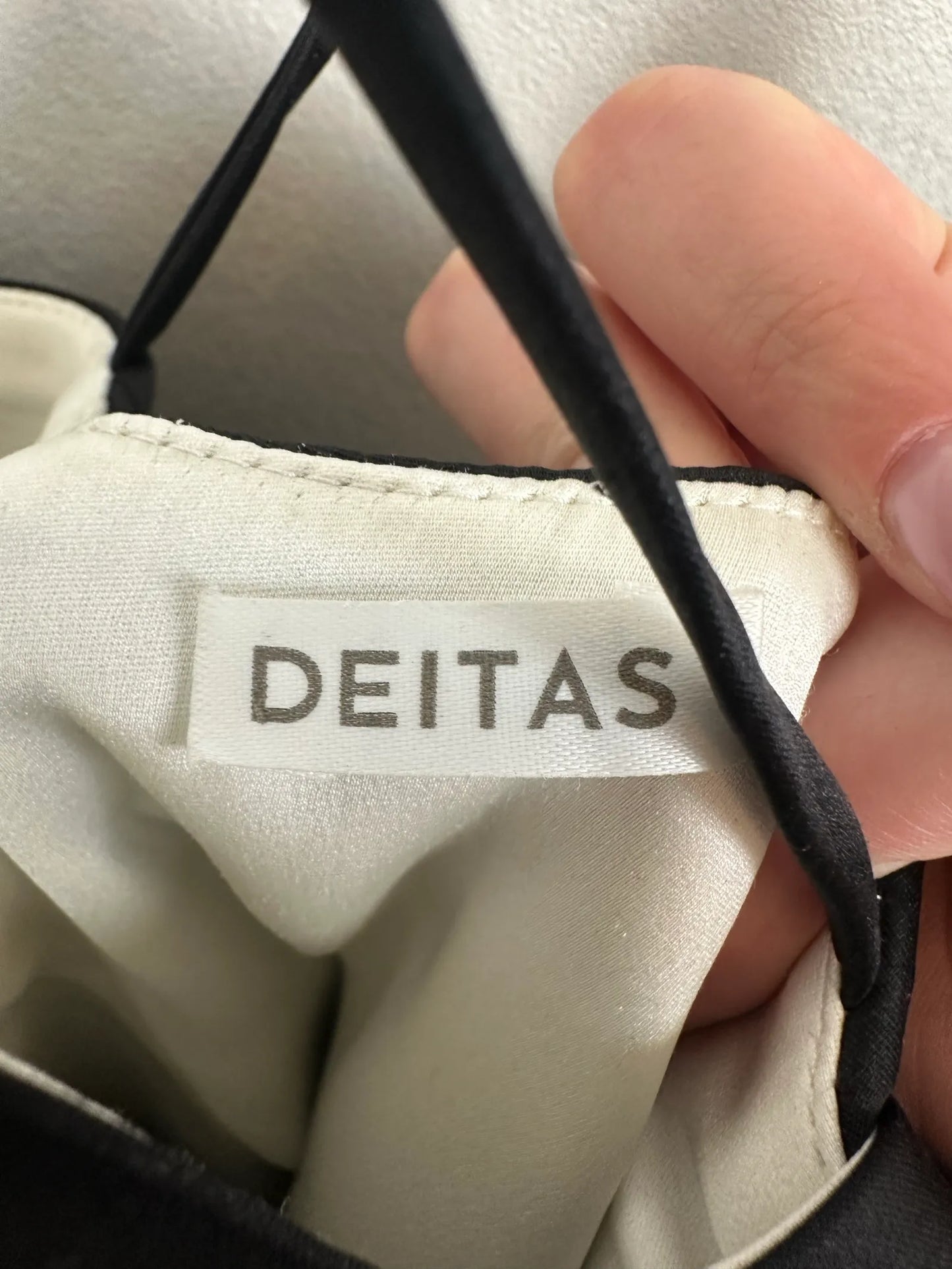 Deitas Dress