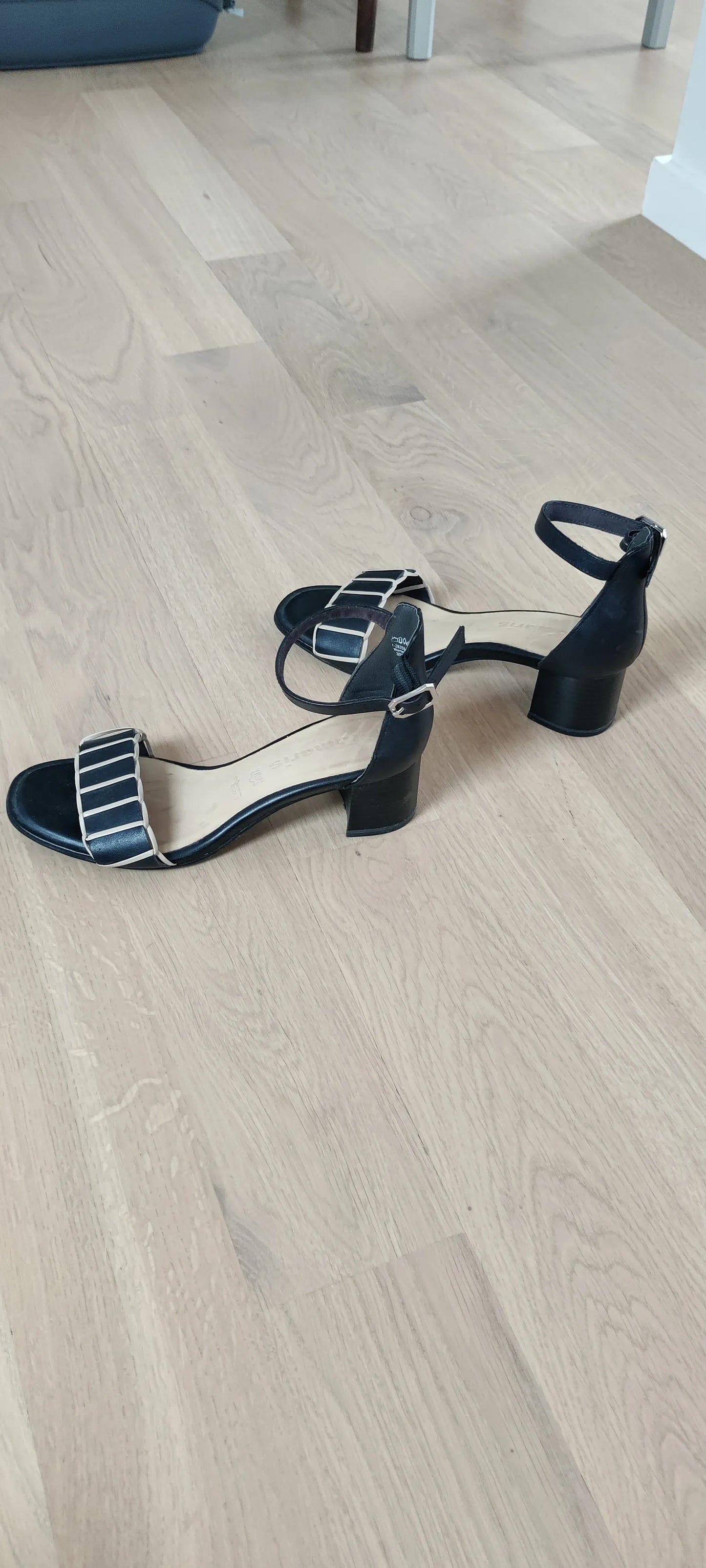 Tamaris Sandals
