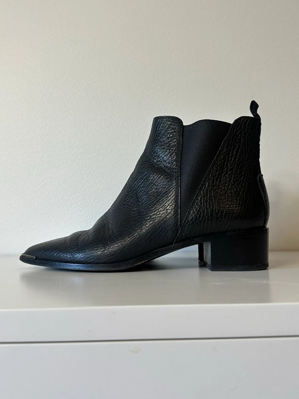Acne Studios-skinnboots