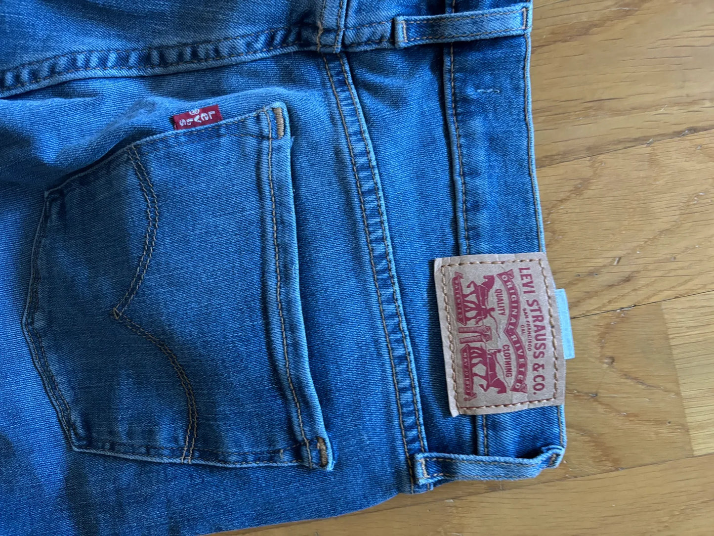 Levi's 314 Straight-jeans NWOT