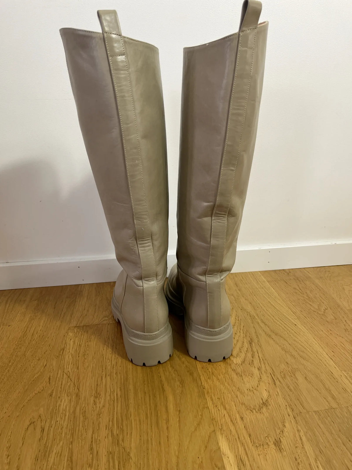 Arket Boots