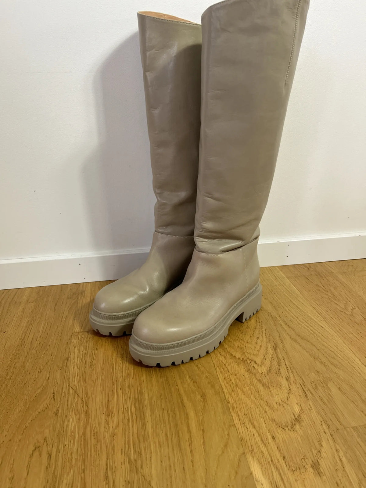 Arket Boots