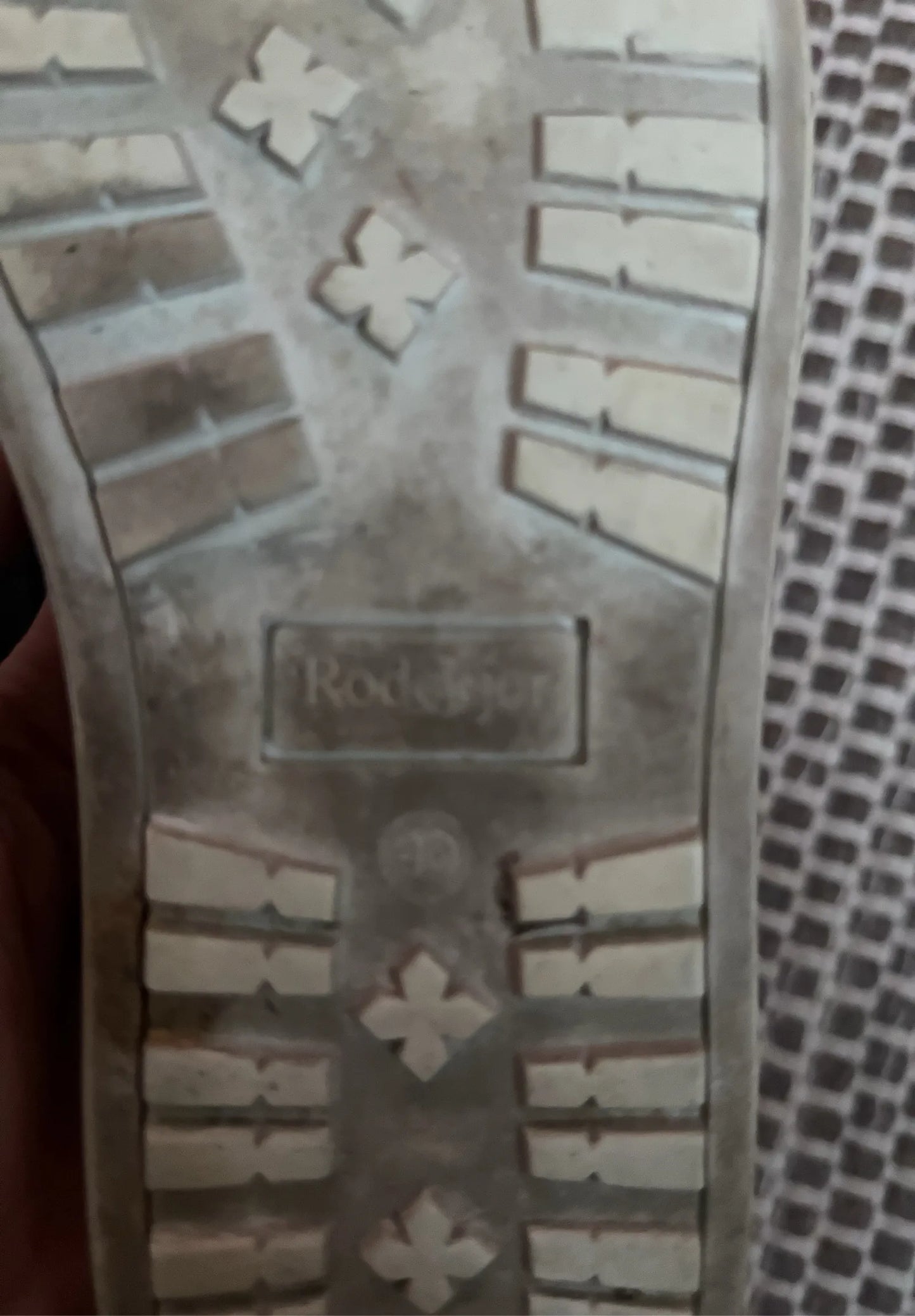 Rodebjer-skinnsneakers