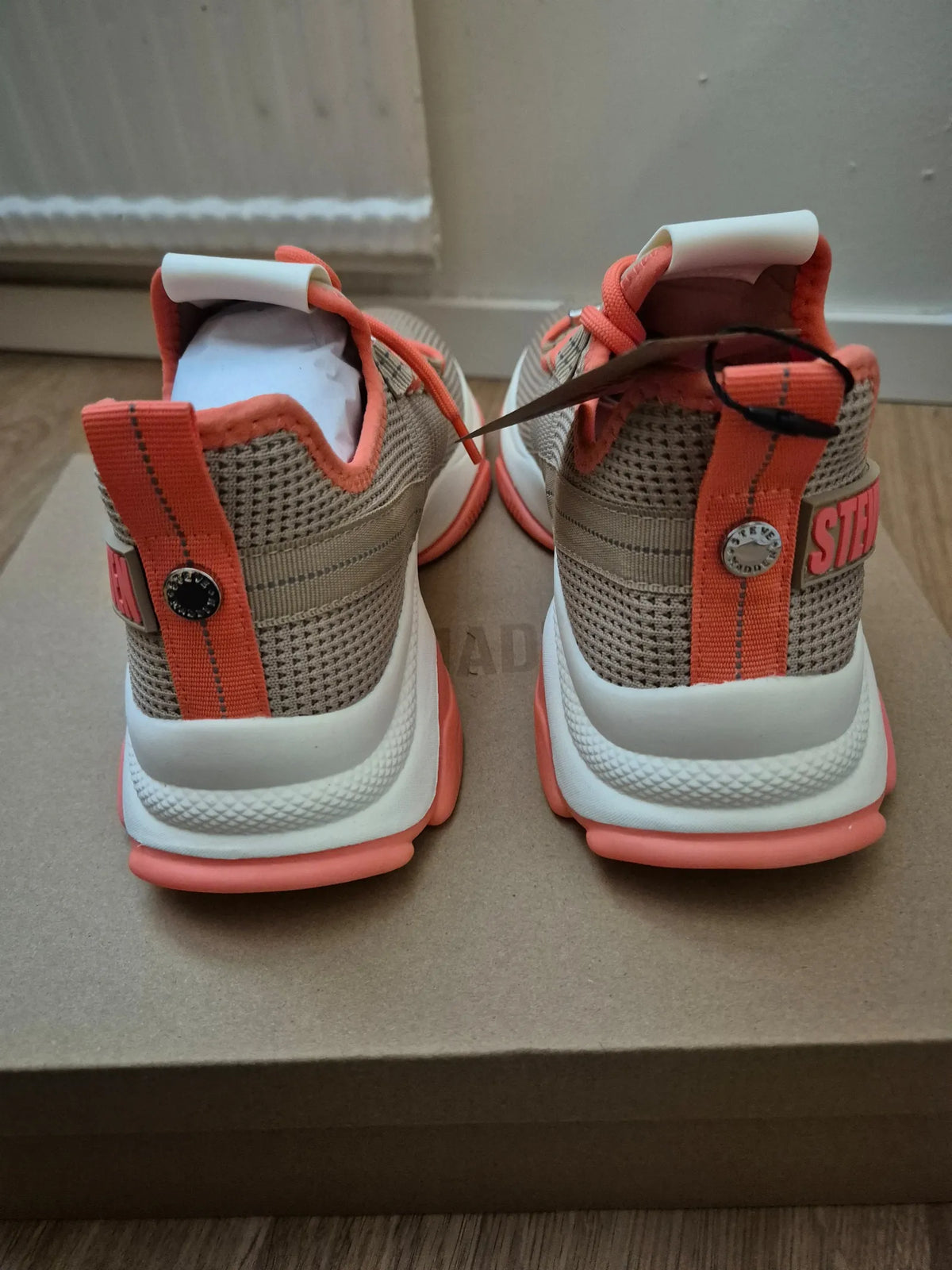 Steve Madden-sneakers NWT