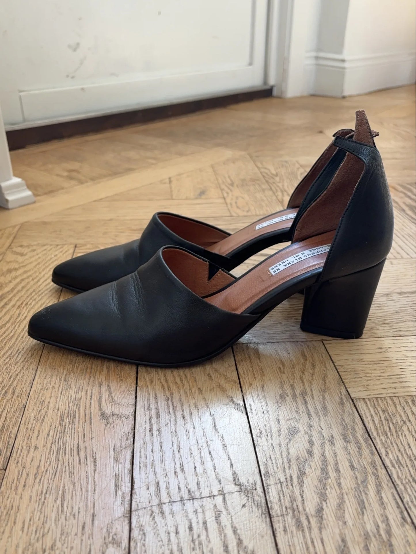 Blankens The Riverside Black Leather-skinnklackar