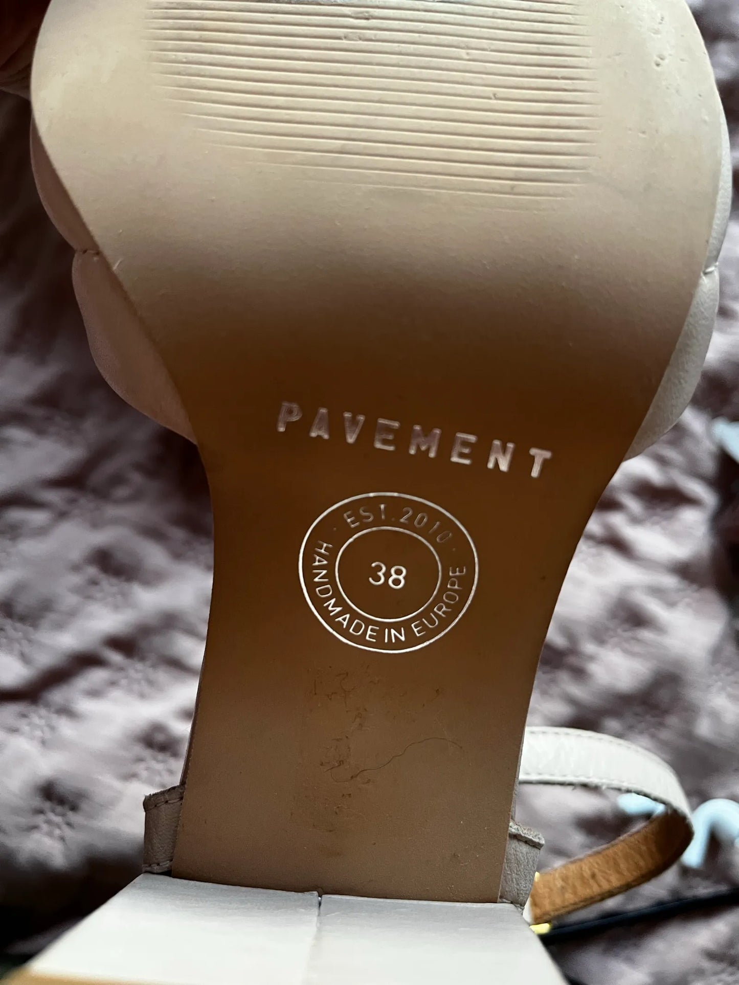 Pavement-skinnklackar