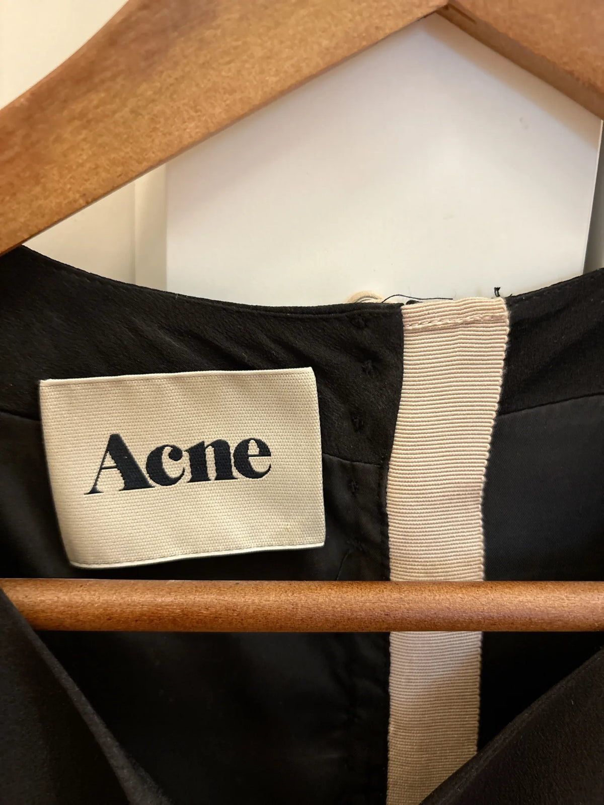 Acne Studios-sidenklänning