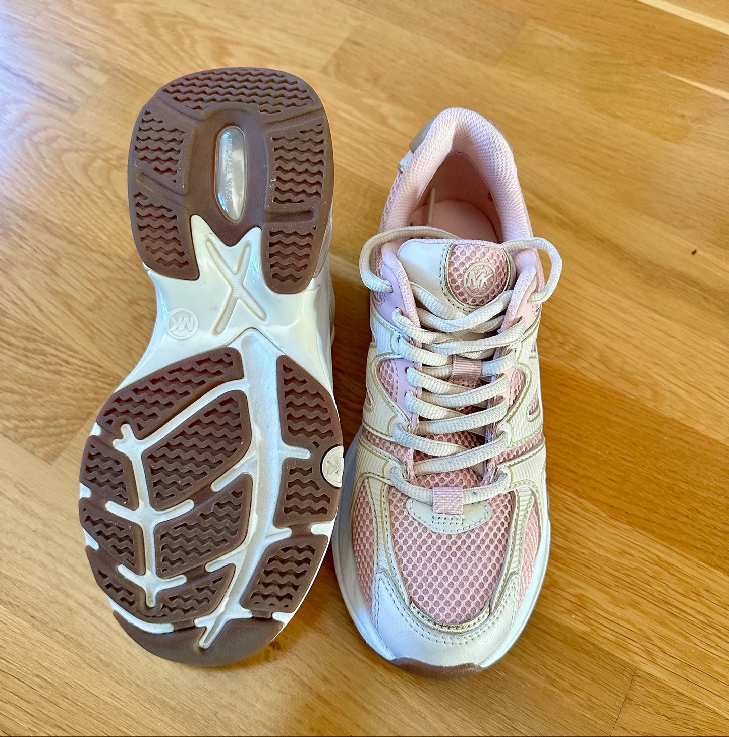 Michael Kors-skinnsneakers NWOT