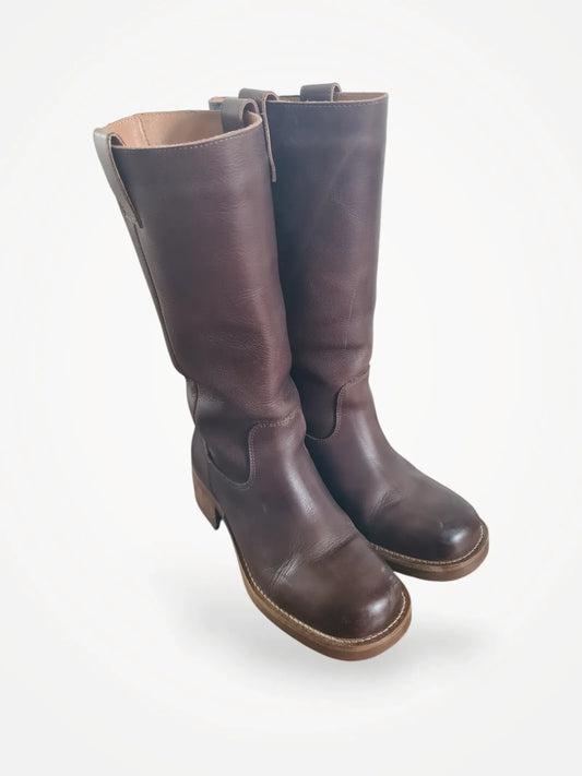 Pavement Boots