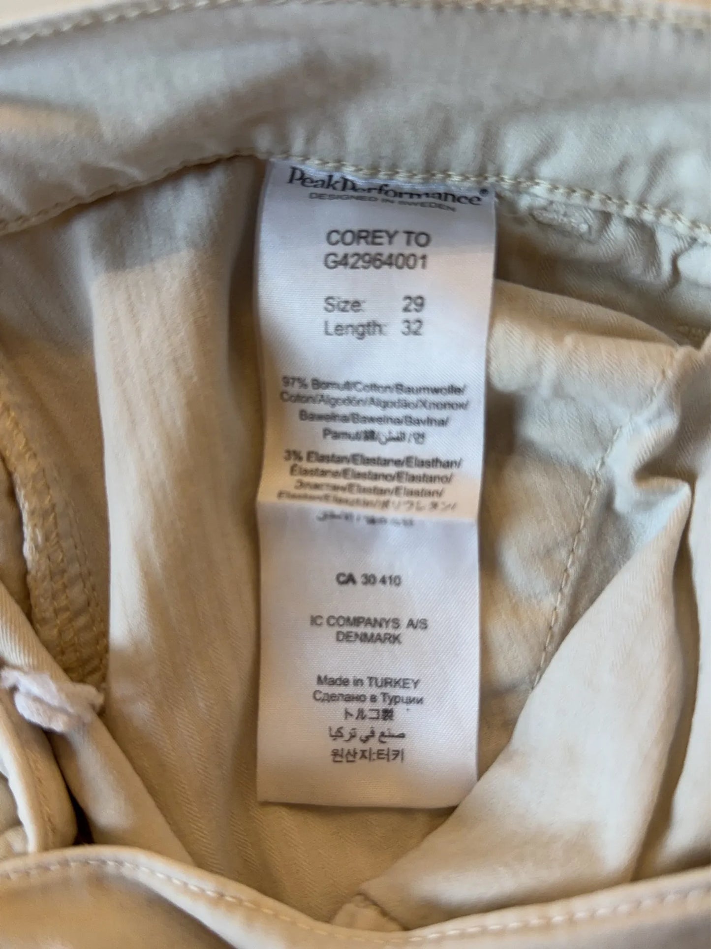 Peak Performance Chinos