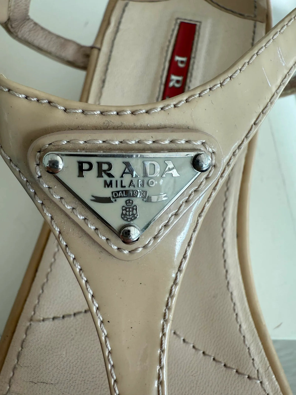 Prada-skinnsandaler