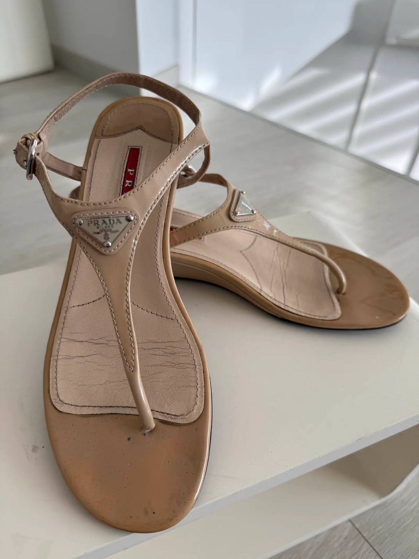 Prada-skinnsandaler