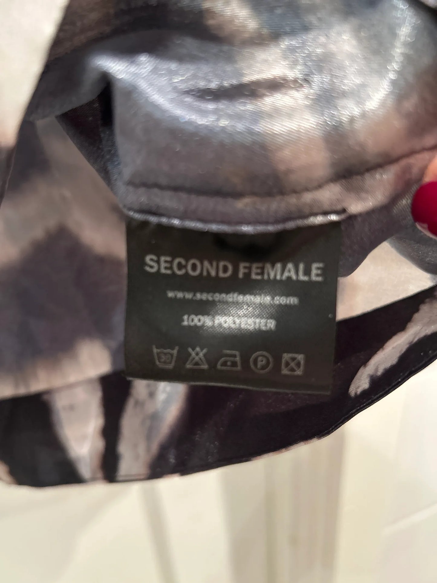 Second Female Softly-blus