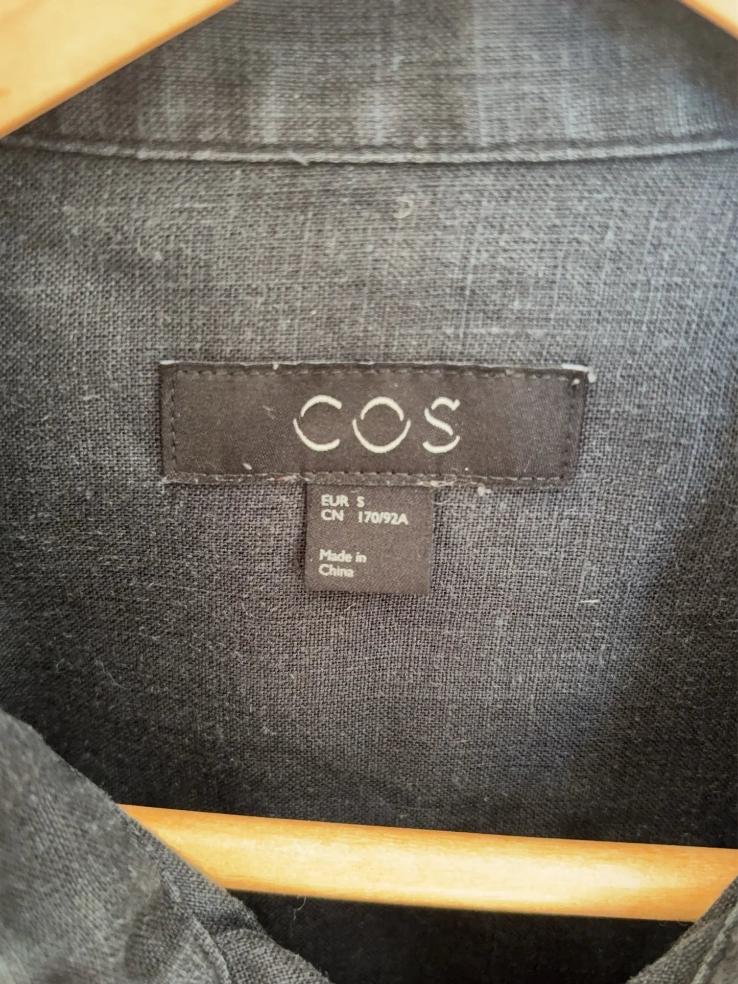 Cos-linneskjorta