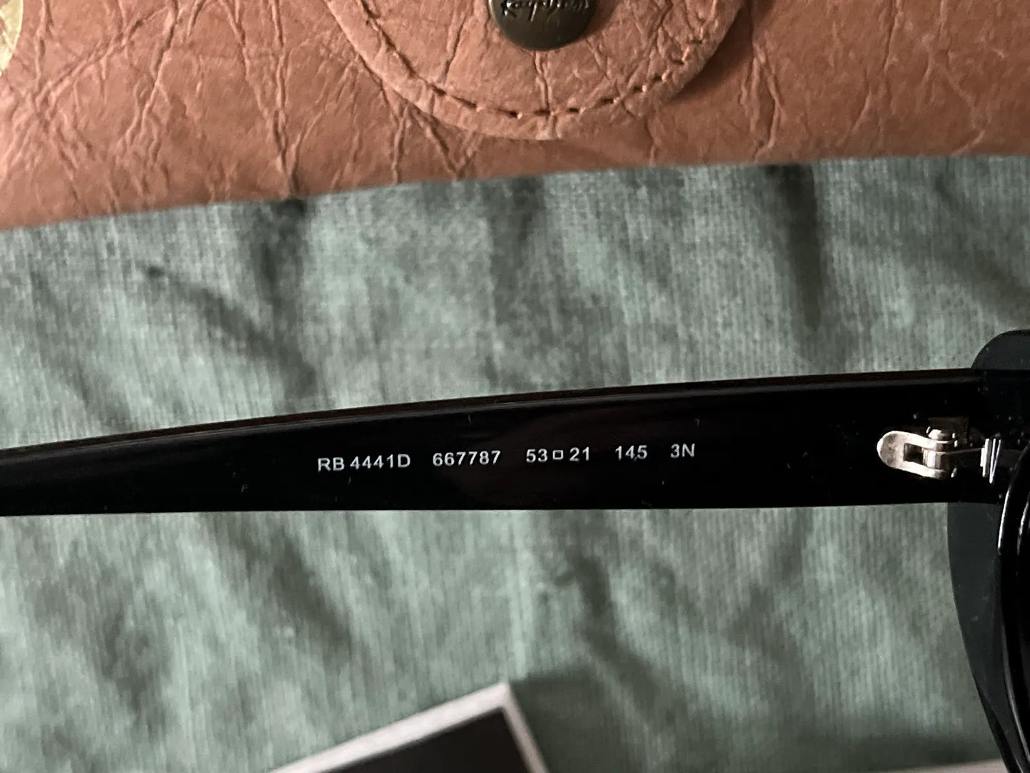 Ray-Ban Rb4441d-solglasögon NWOT