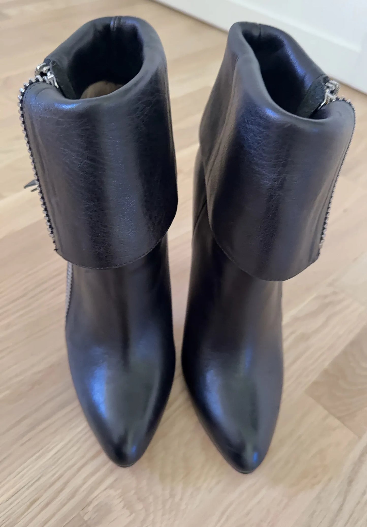 Jean-Michel Cazabat Heels