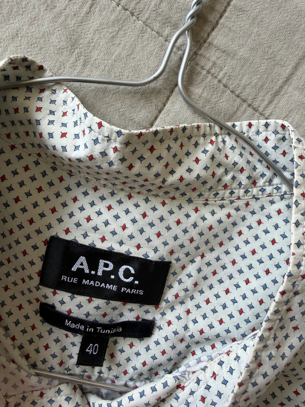 APC-skjorta