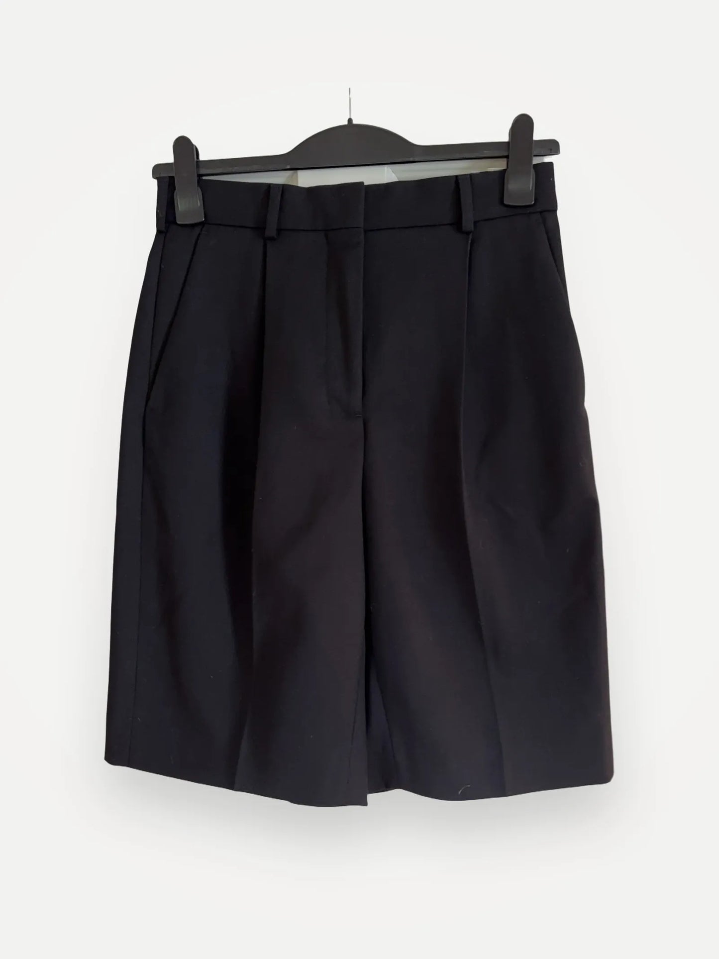 Acne Studios Klassiska Från Acne, Som En Kostymbyxa Shorts