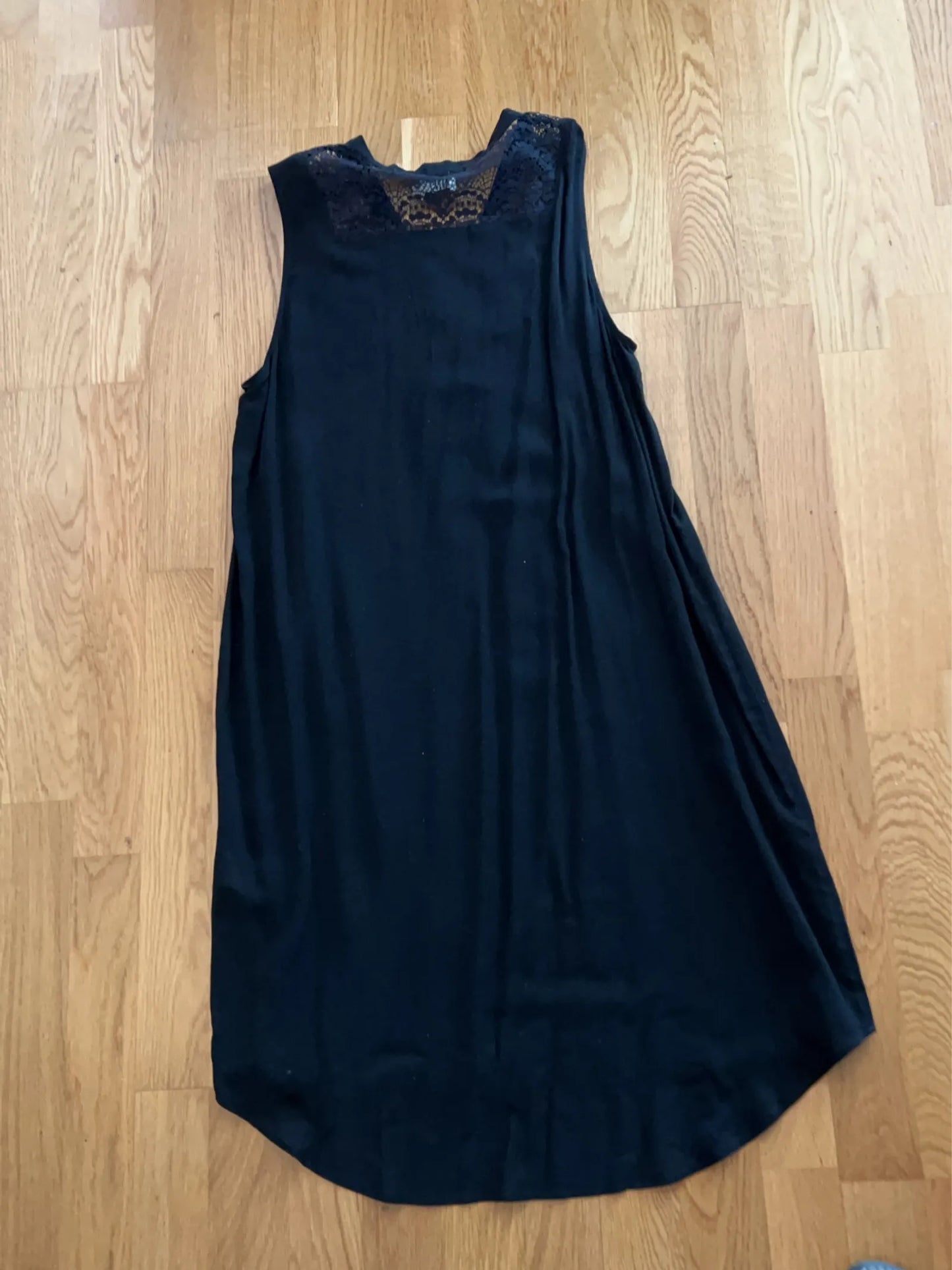 Twist & Tango Dress