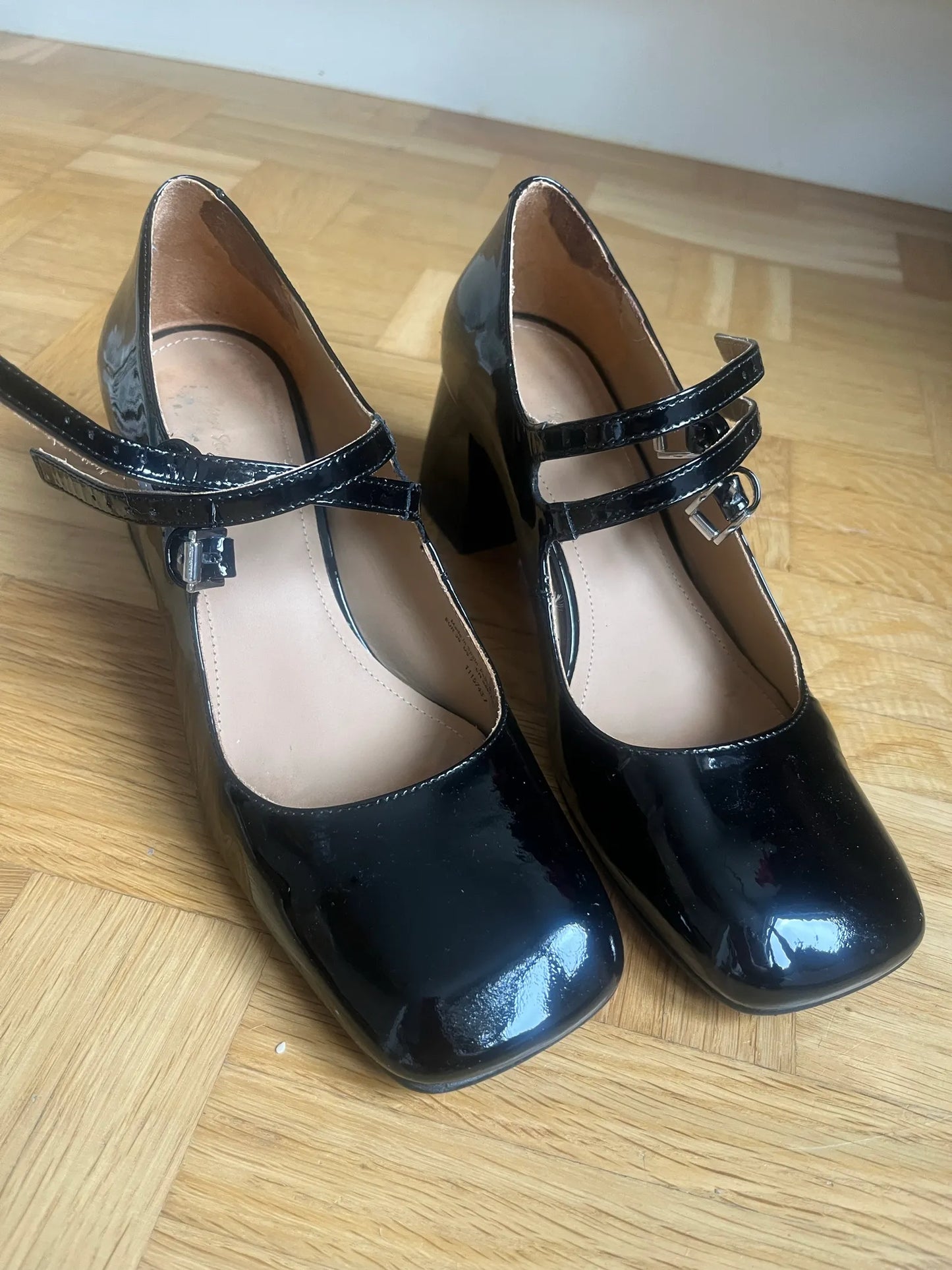 & Other Stories Heels