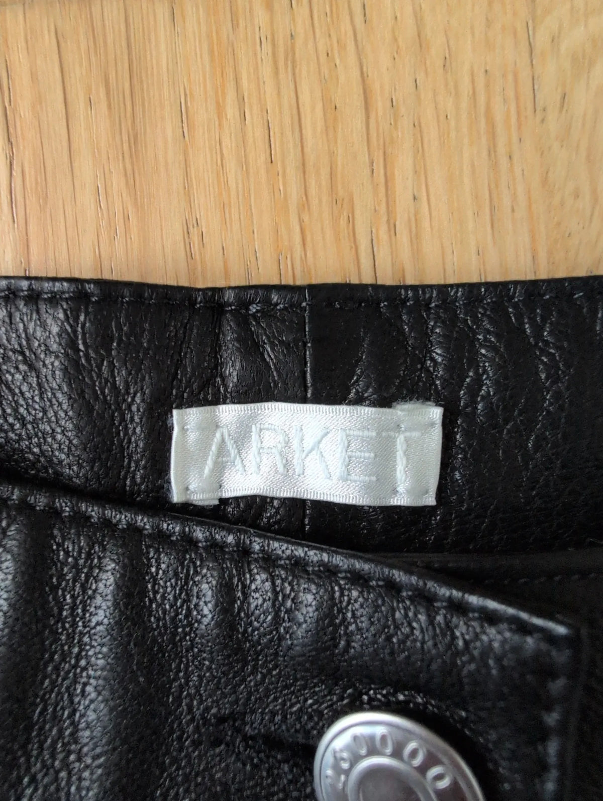 Arket-skinnbyxor NWOT