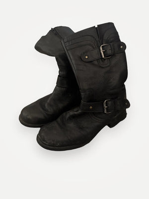 B Store Boots
