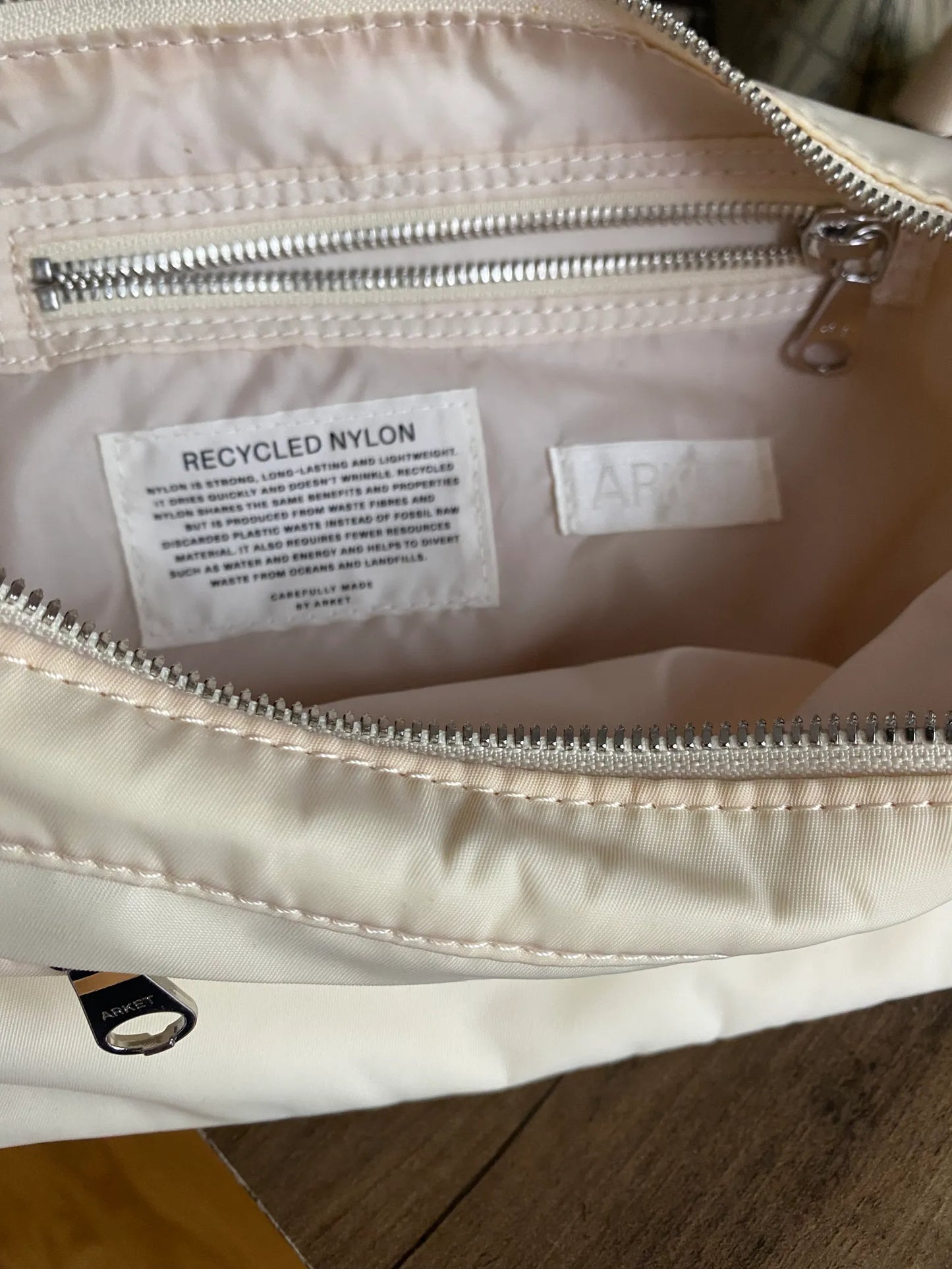 Arket-axelremsväska NWOT
