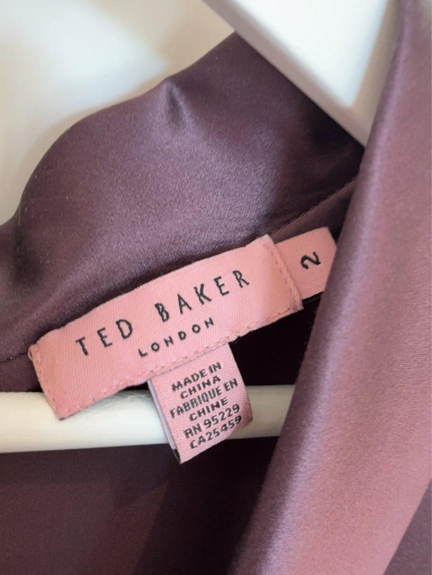Ted Baker-sidenklänning