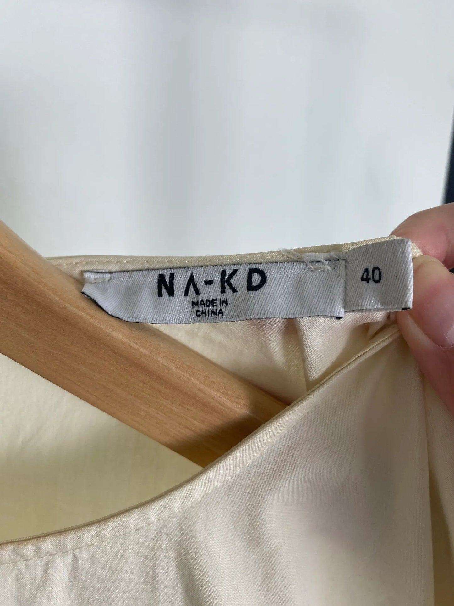 NA-KD Gathered Ballon Sleeve-klänning