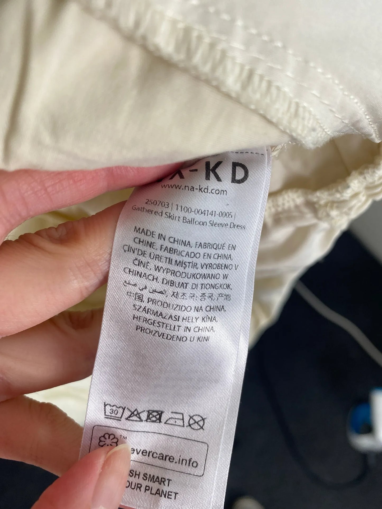 NA-KD Gathered Ballon Sleeve-klänning