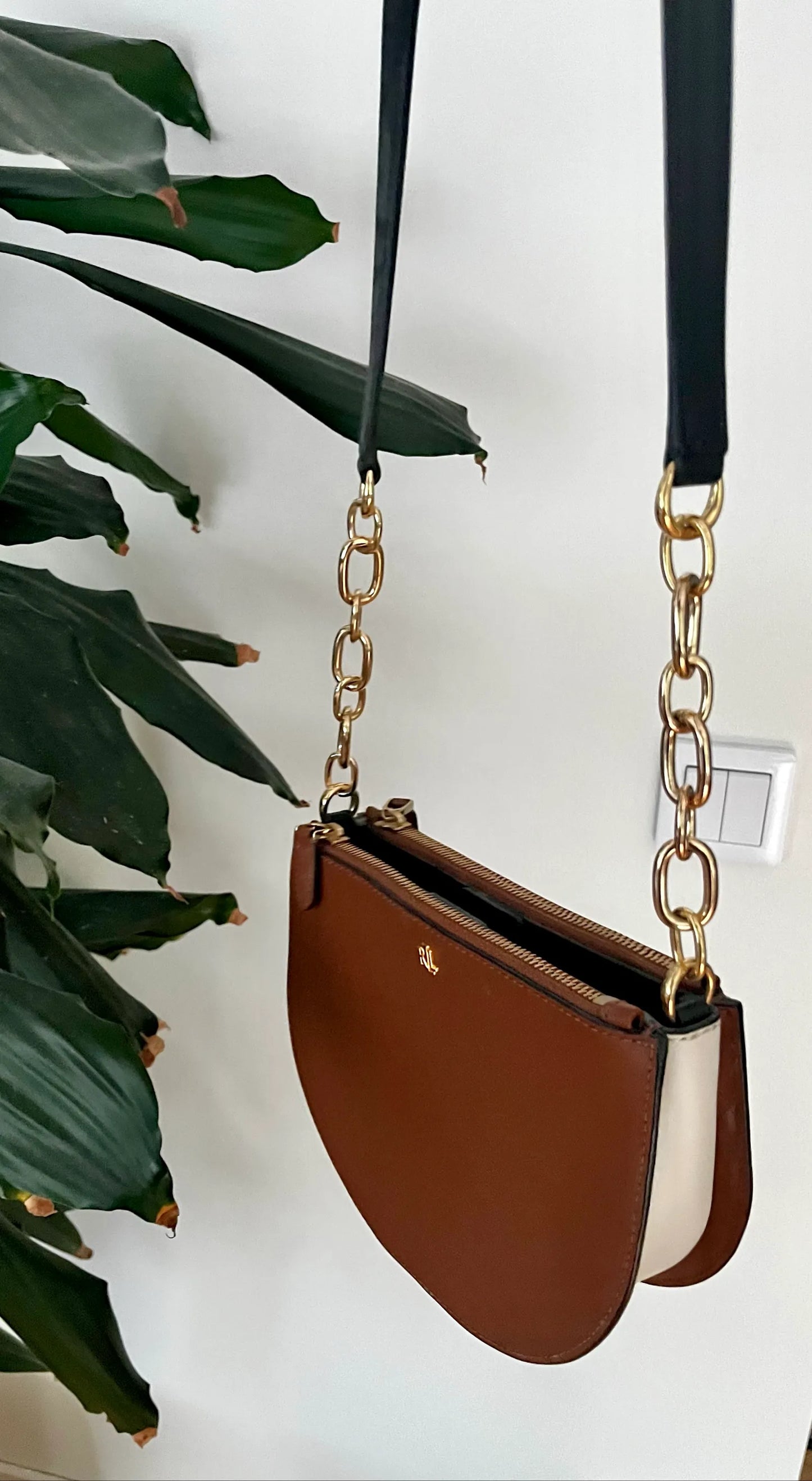Ralph Lauren Sutton 22-skinnaxelremsväska