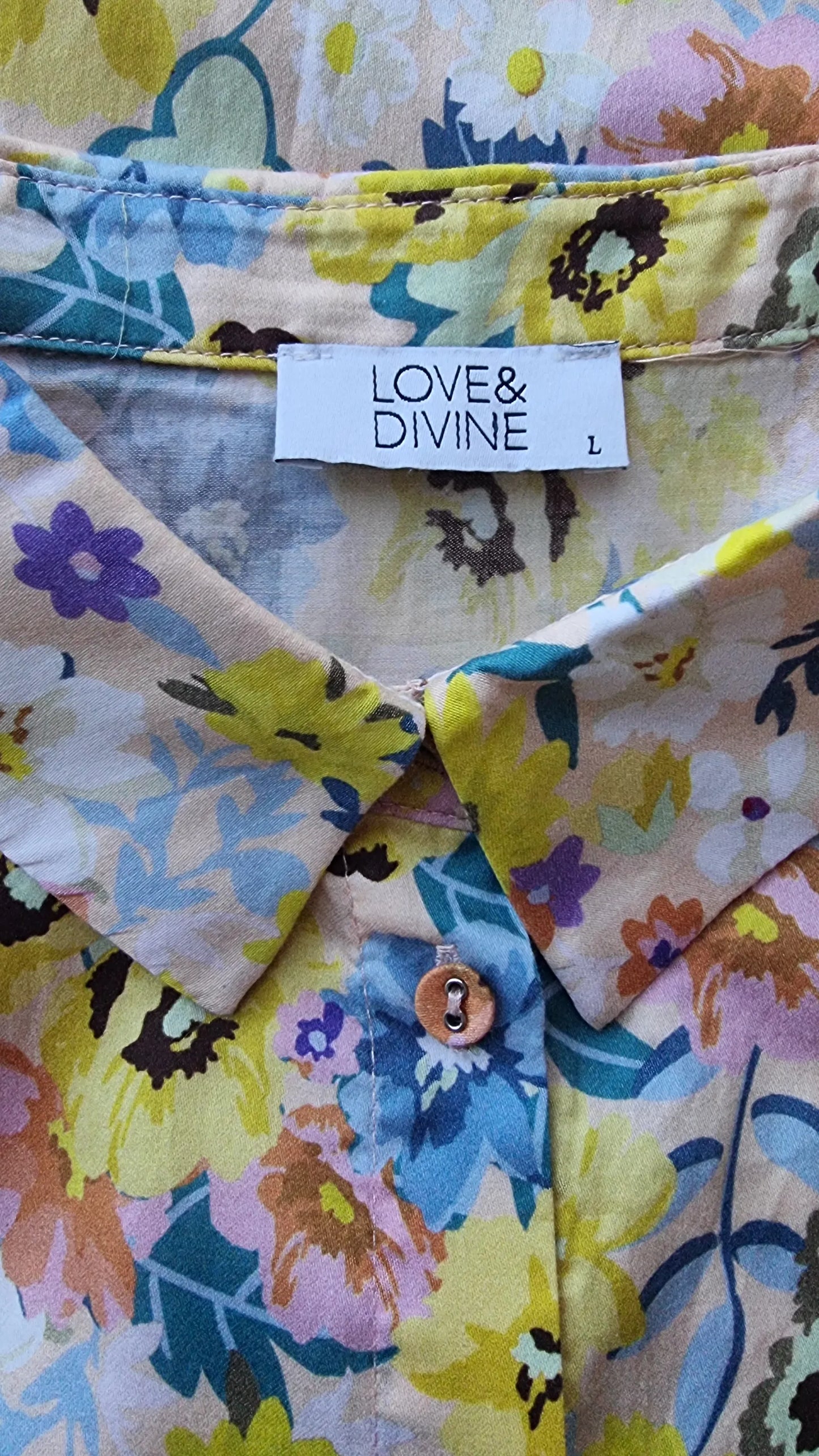 LOVE & DEVINE-blus