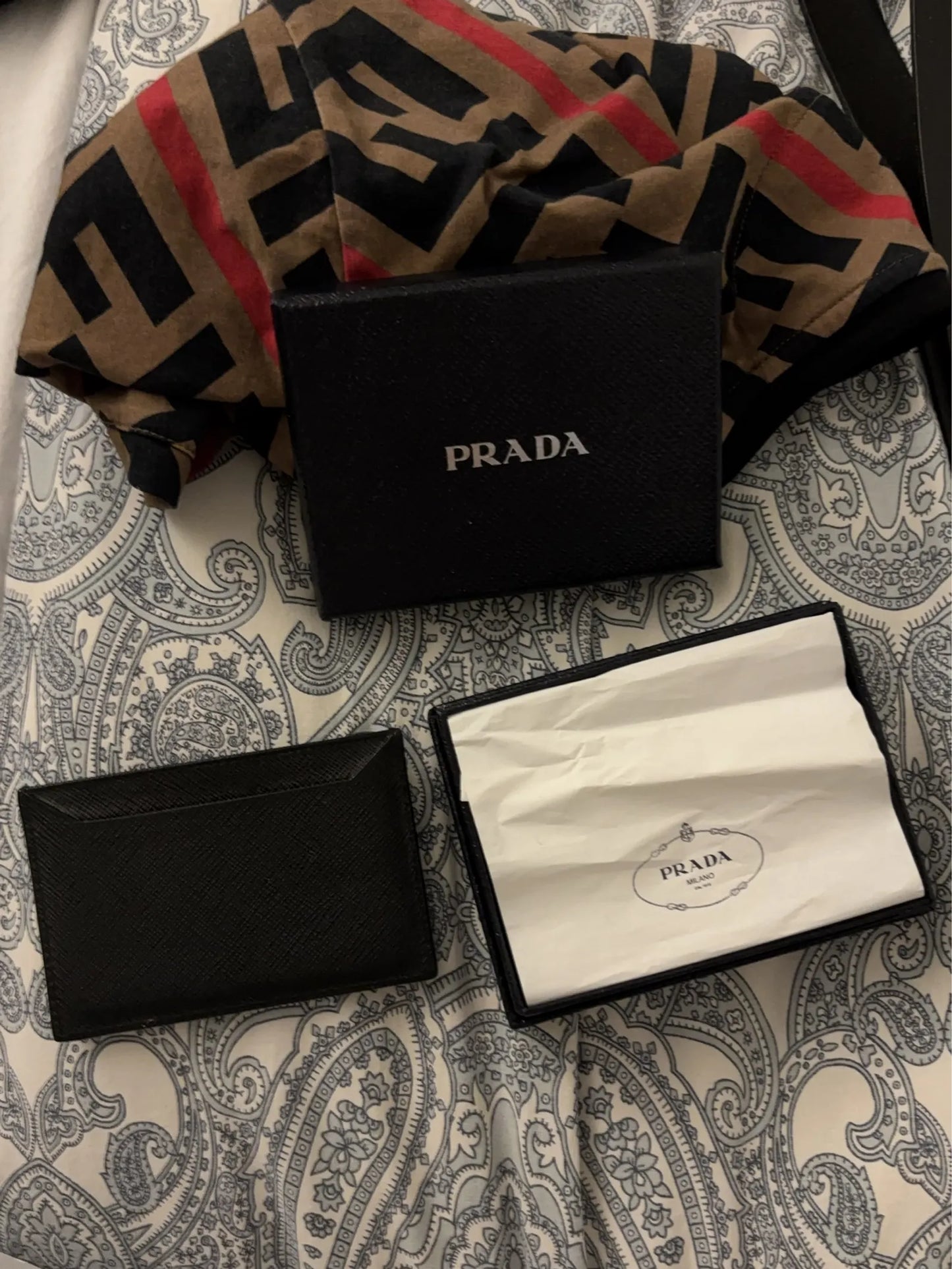 Prada-skinnplånbok
