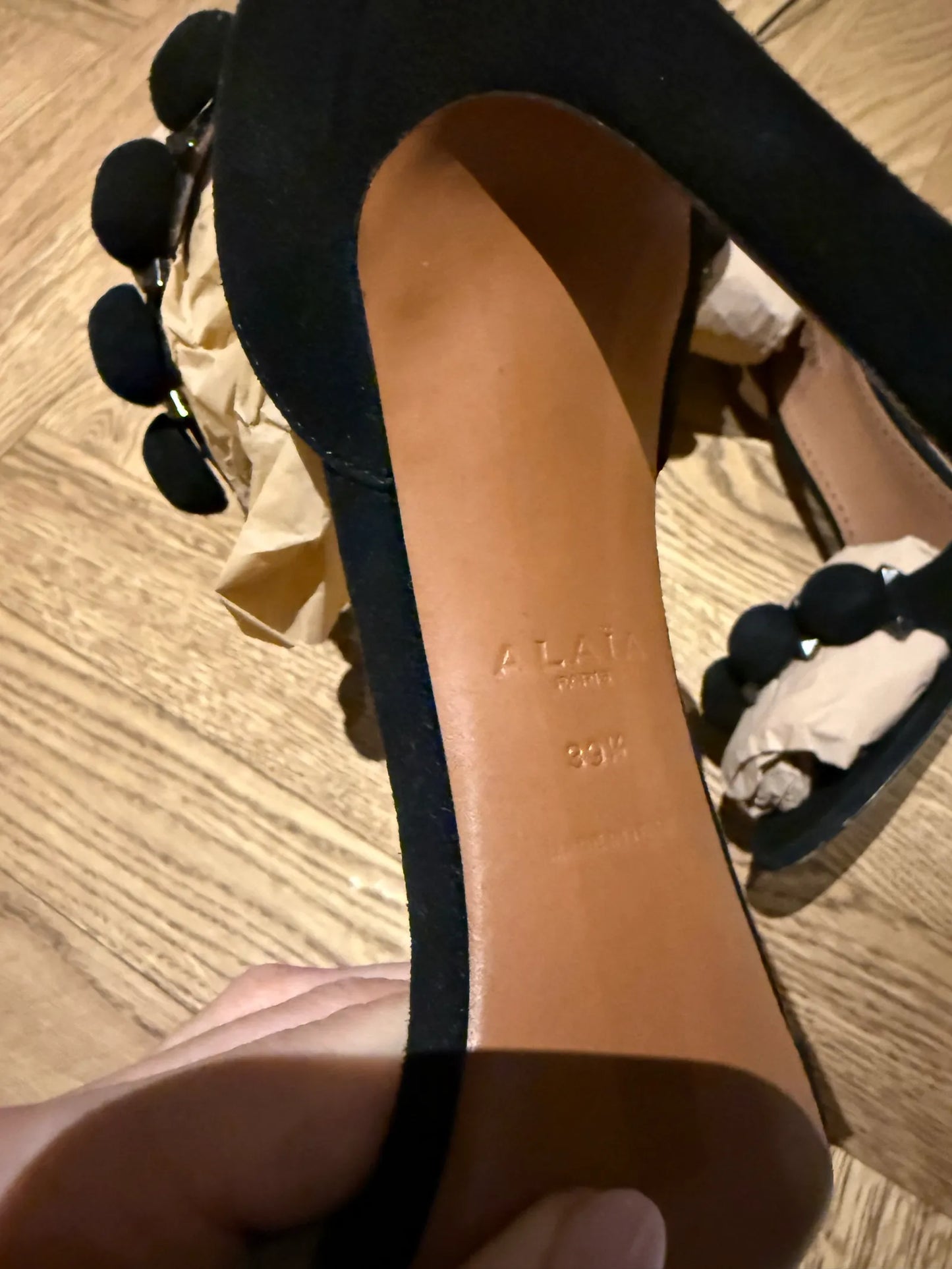 Alaïa La Bombe 90 Suede-skinnklackar