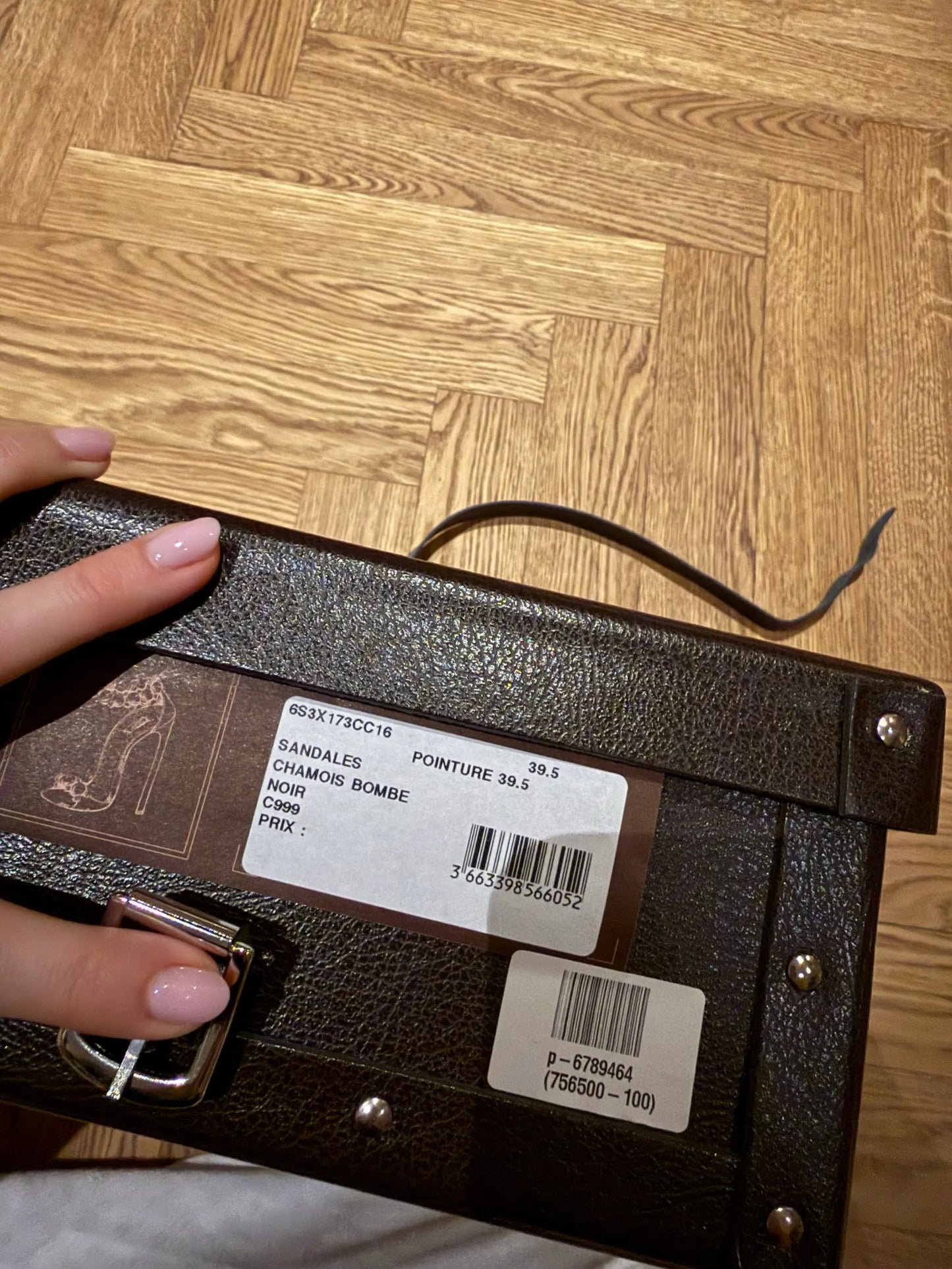 Alaïa La Bombe 90 Suede-skinnklackar