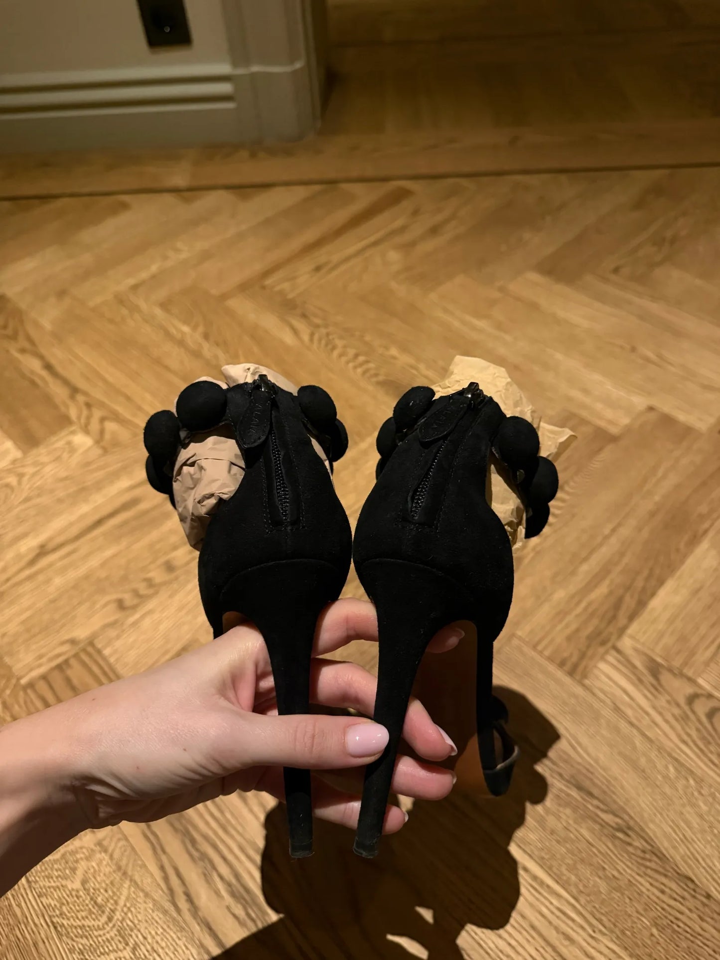 Alaïa La Bombe 90 Suede-skinnklackar