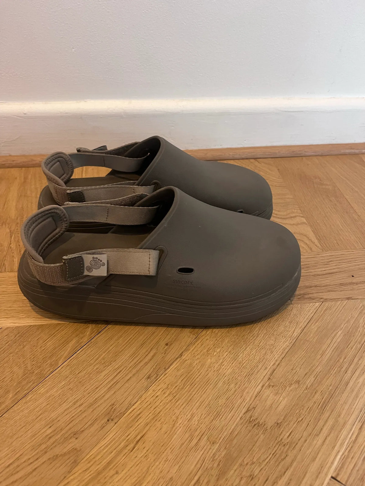 Suicoke-sandaler
