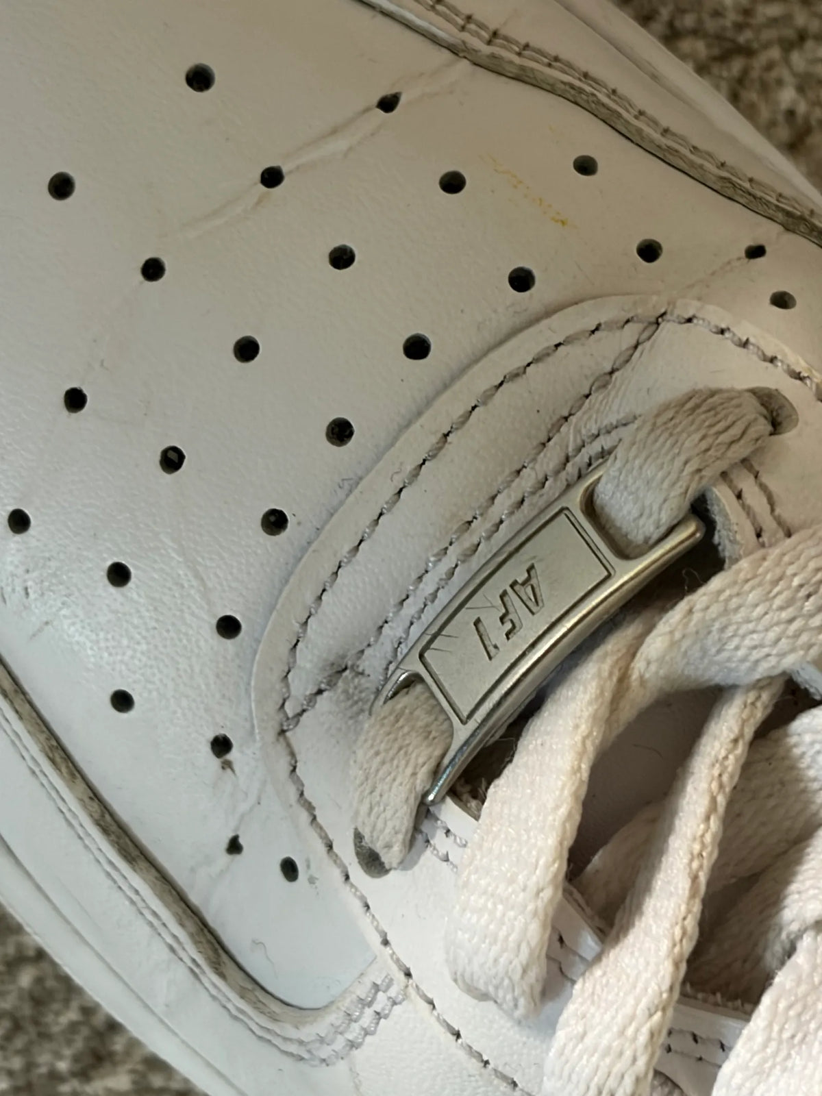Nike-skinnsneakers