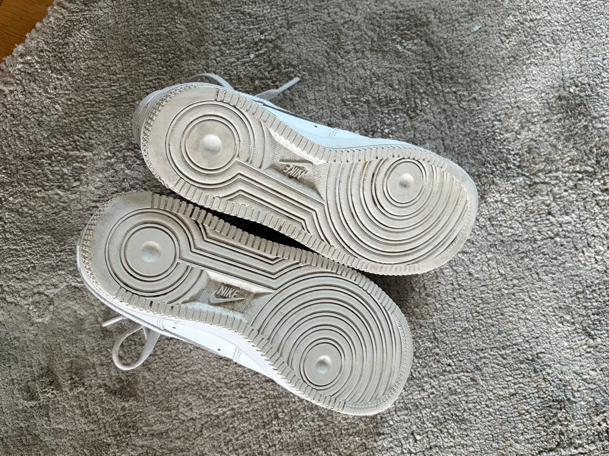Nike-skinnsneakers