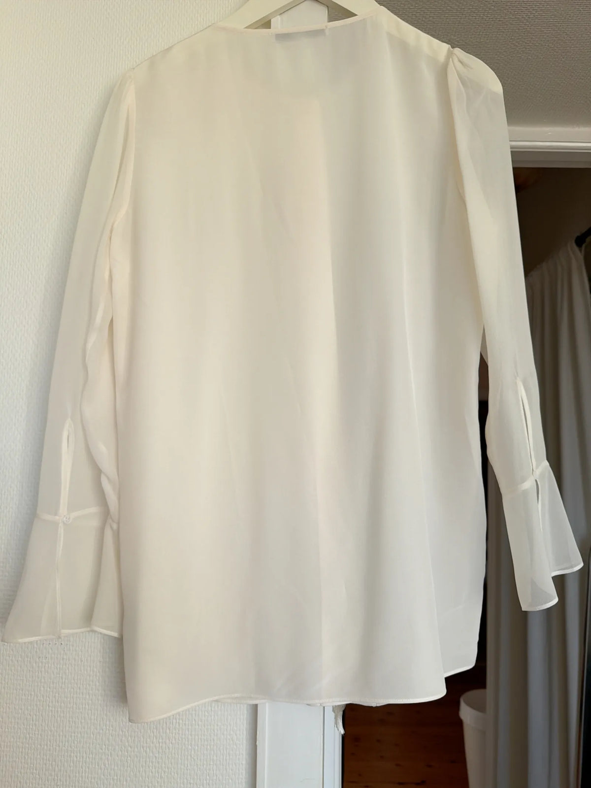 Uterque-sidenblus NWOT