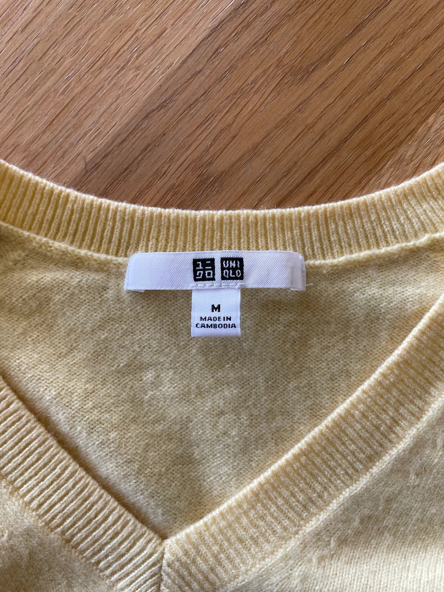 Uniqlo-kashmirtröja