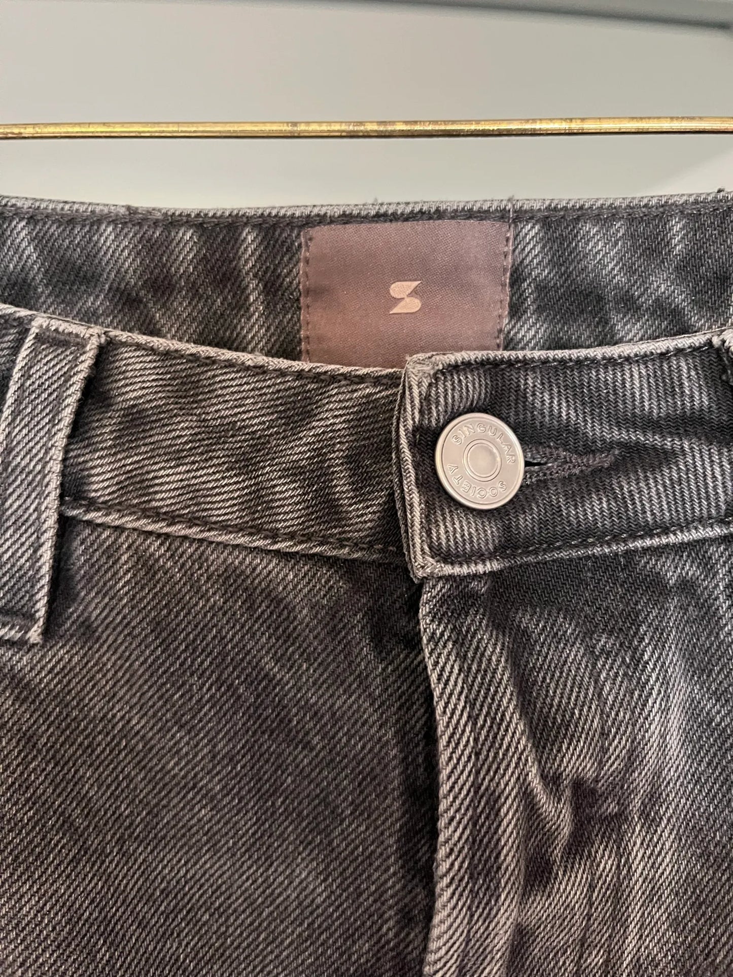 Women’s Mid-waist Barrel Leg Denim Jeans