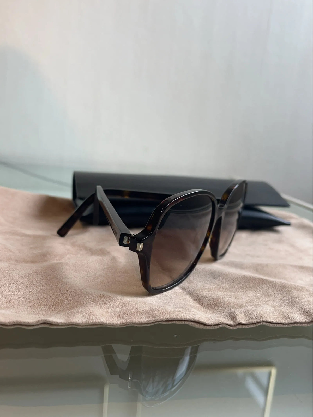 Saint Laurent-solglasögon