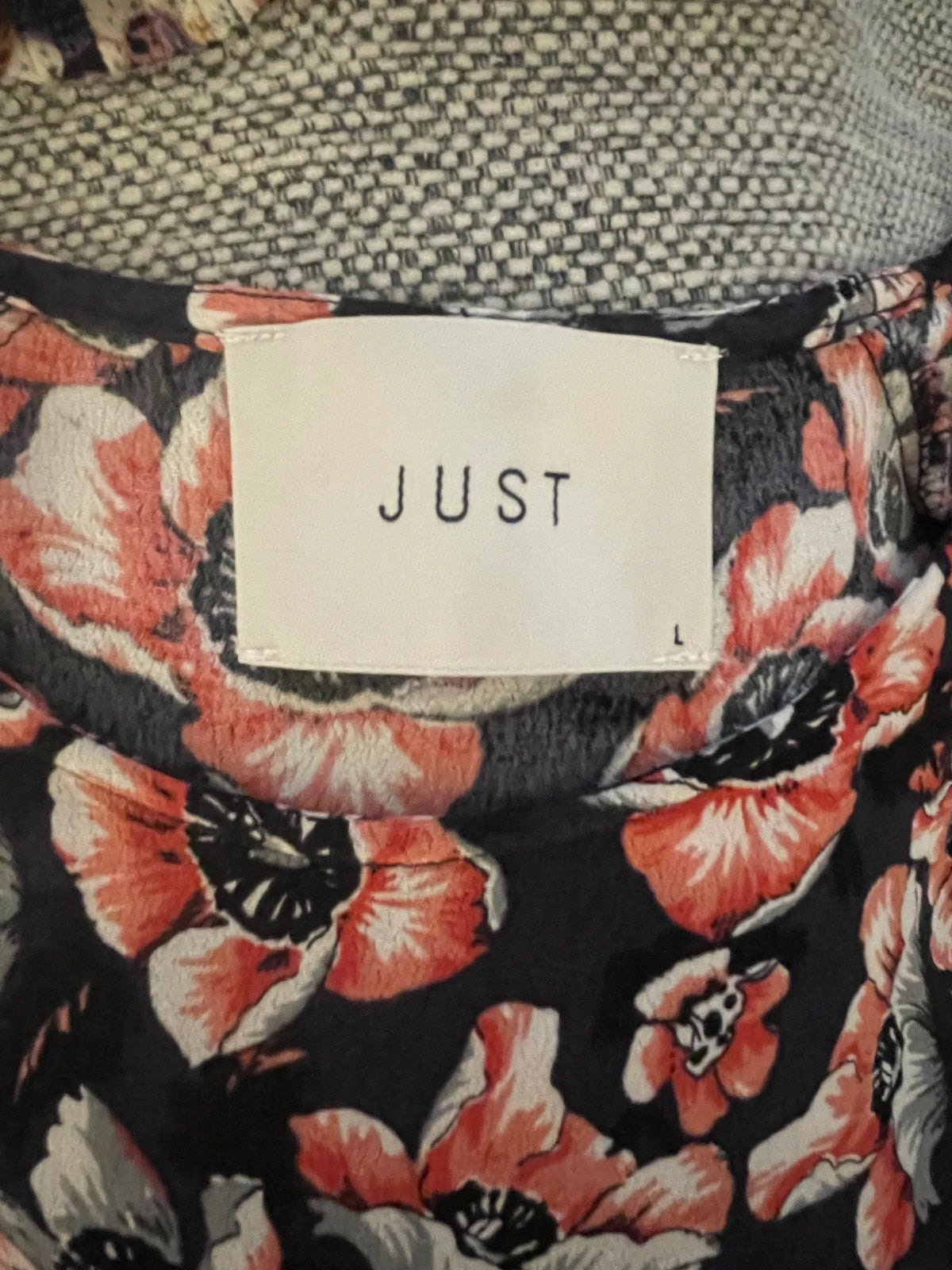 Just Female-blus