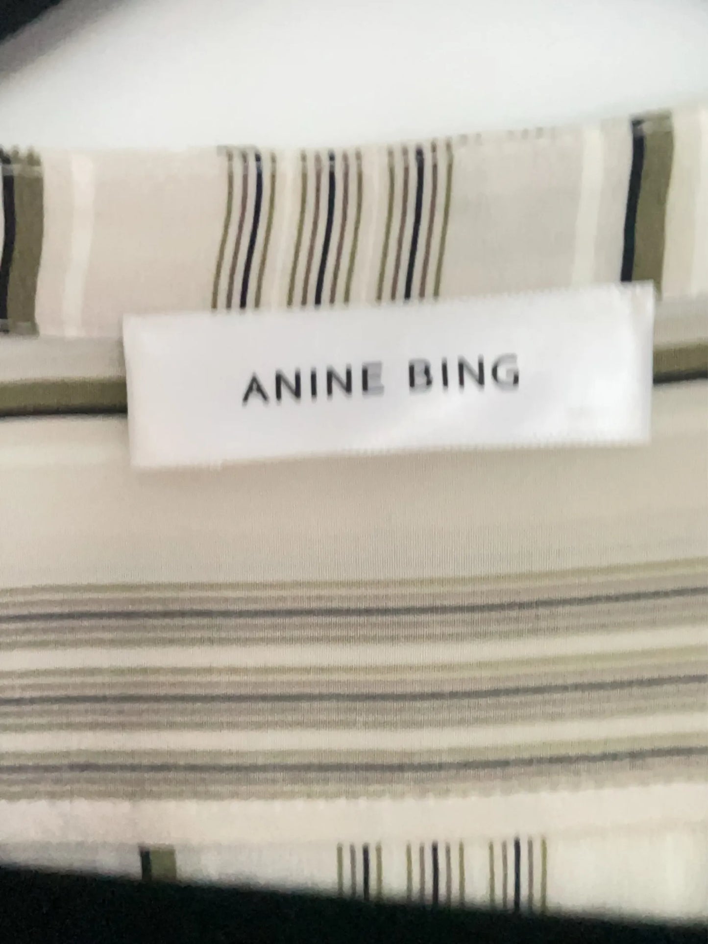 Anine Bing-sidenskjorta