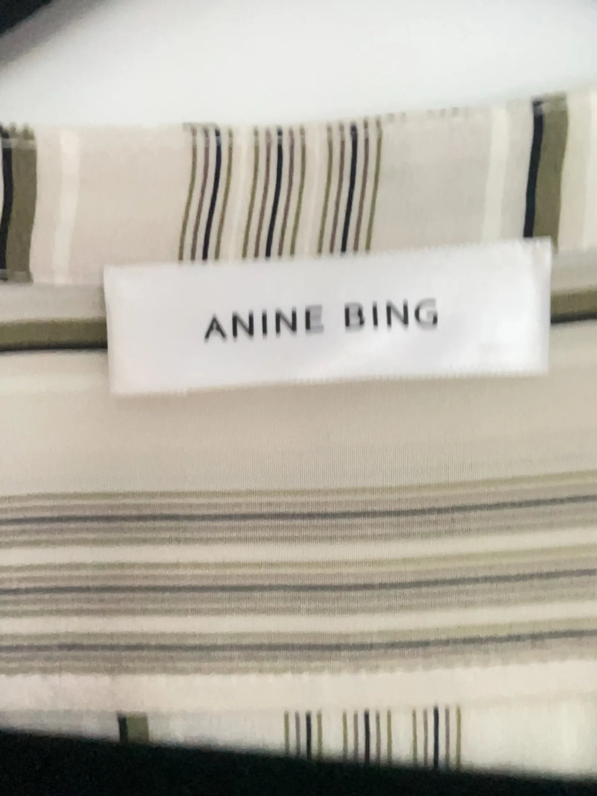 Anine Bing-sidenskjorta