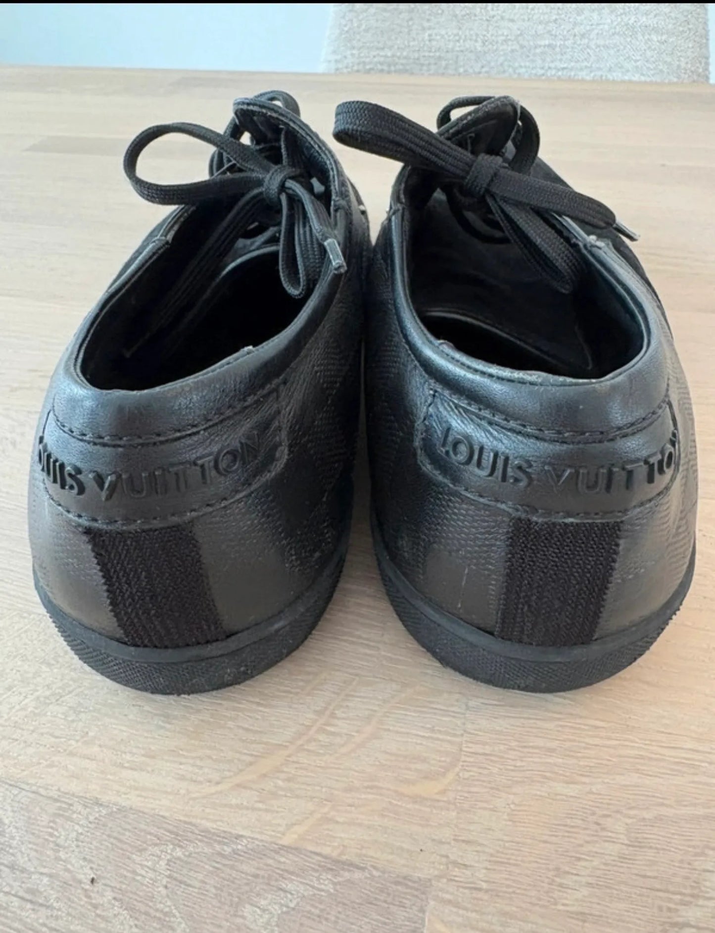 Louis Vuitton-skinnsneakers