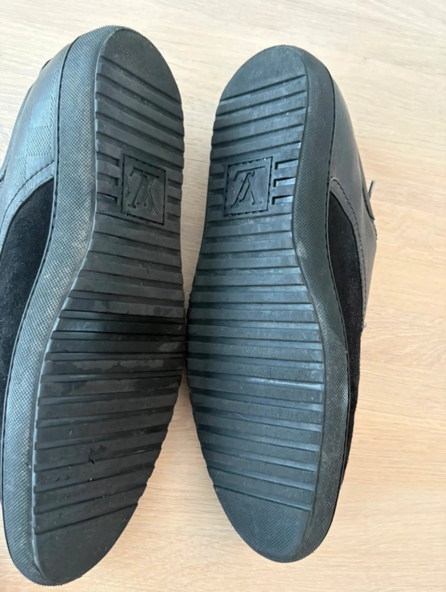 Louis Vuitton-skinnsneakers