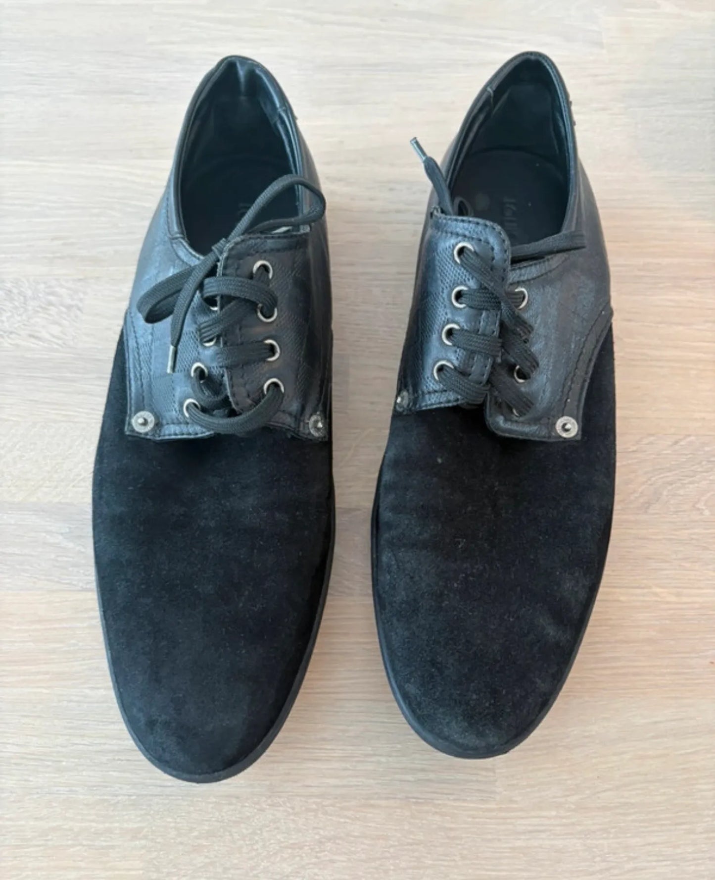 Louis Vuitton-skinnsneakers