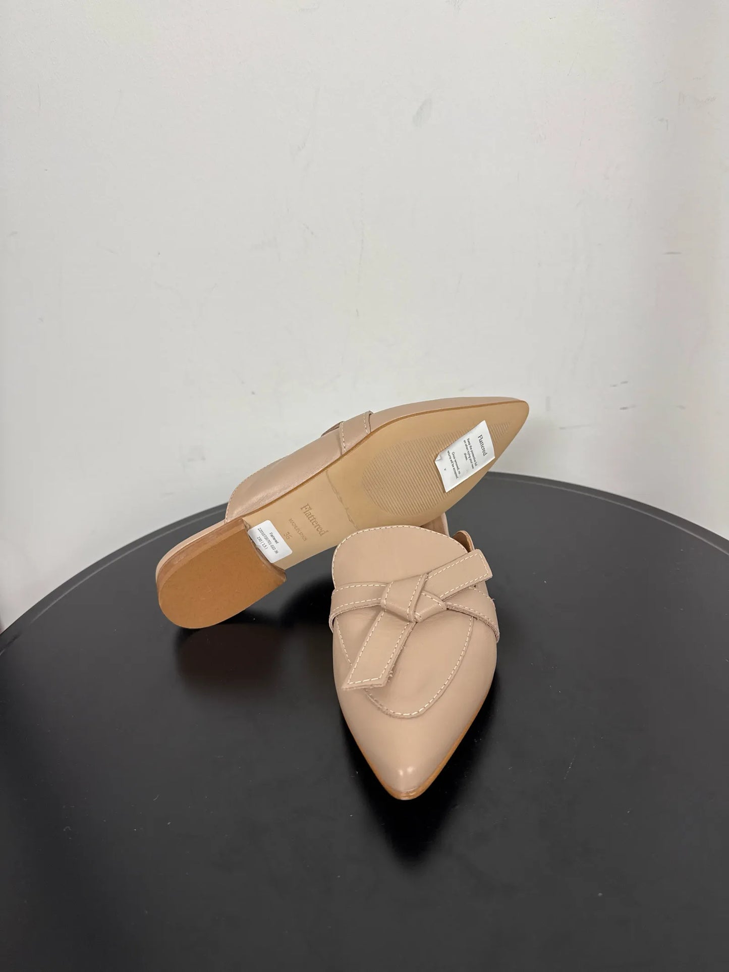 Flattered Anina Sand Leather-skinnloafers